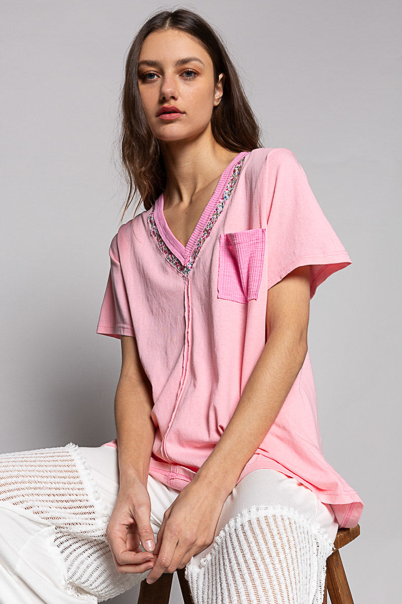 POL Calico V-Neck Ribbed Pocket Tee Pink