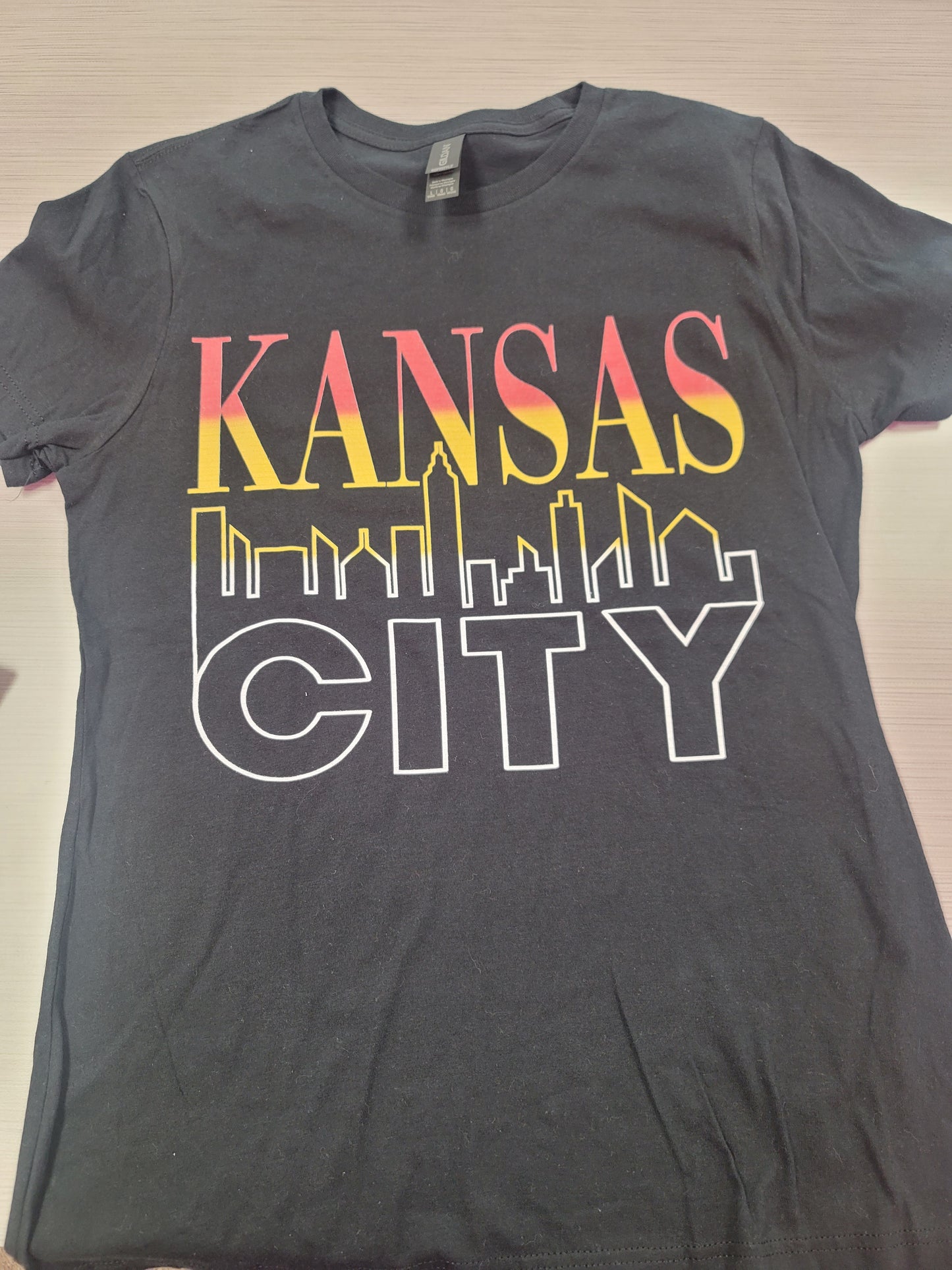 *DOORBUSTER* SS KC Skyline Tee *WOMEN'S FIT*