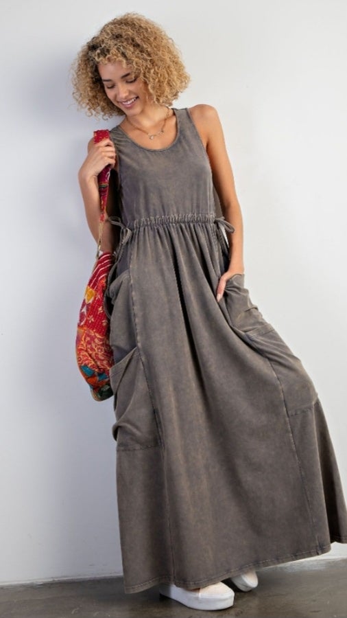 Easel Mineral Washed Maxi in Ash